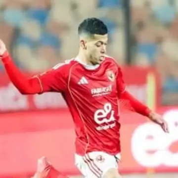 إيقاف القيد يهدد انتقال ثنائى الأهلي إلى الفتح السعودى